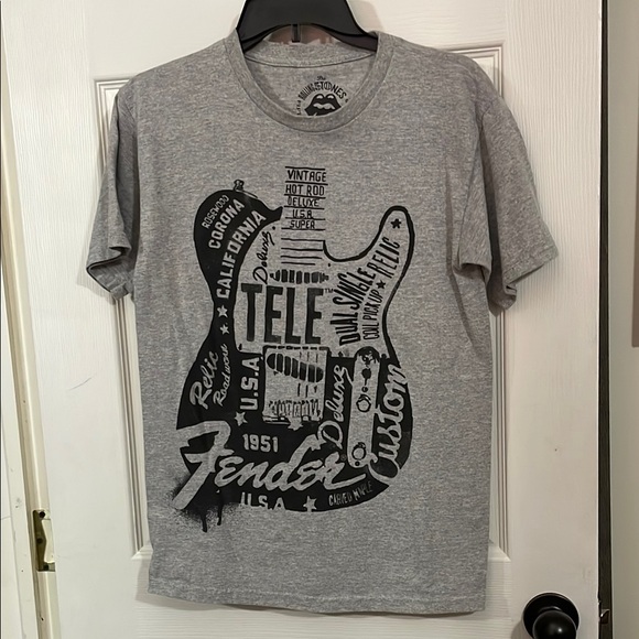 MEN's Gray THE ROLLING STONES Graphic with fender guitar T-Shirt. Size S - Picture 1 of 4